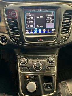 Chrysler 200